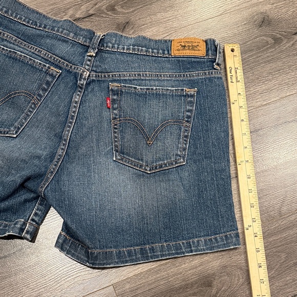 🩷Levi's 515 Women's Blue Jean Shorts Summer Classic Comfortable Stylish - Picture 4 of 7